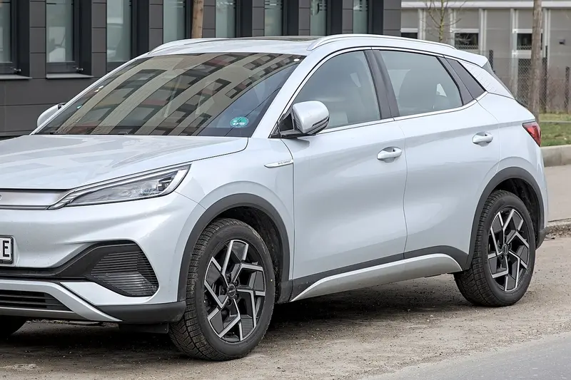 BYD ATTO 3, SUV, schräg von vorn
