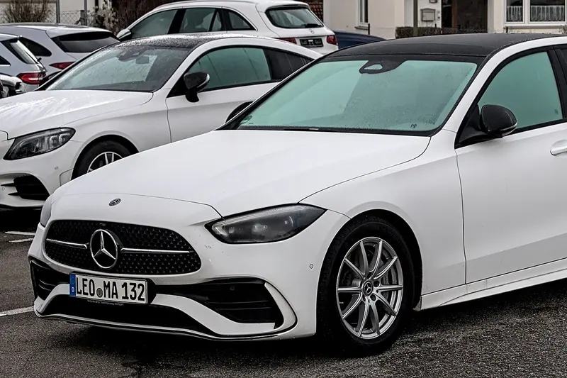 Mercedes-Benz C-Class, Limousine, schräg von vorn